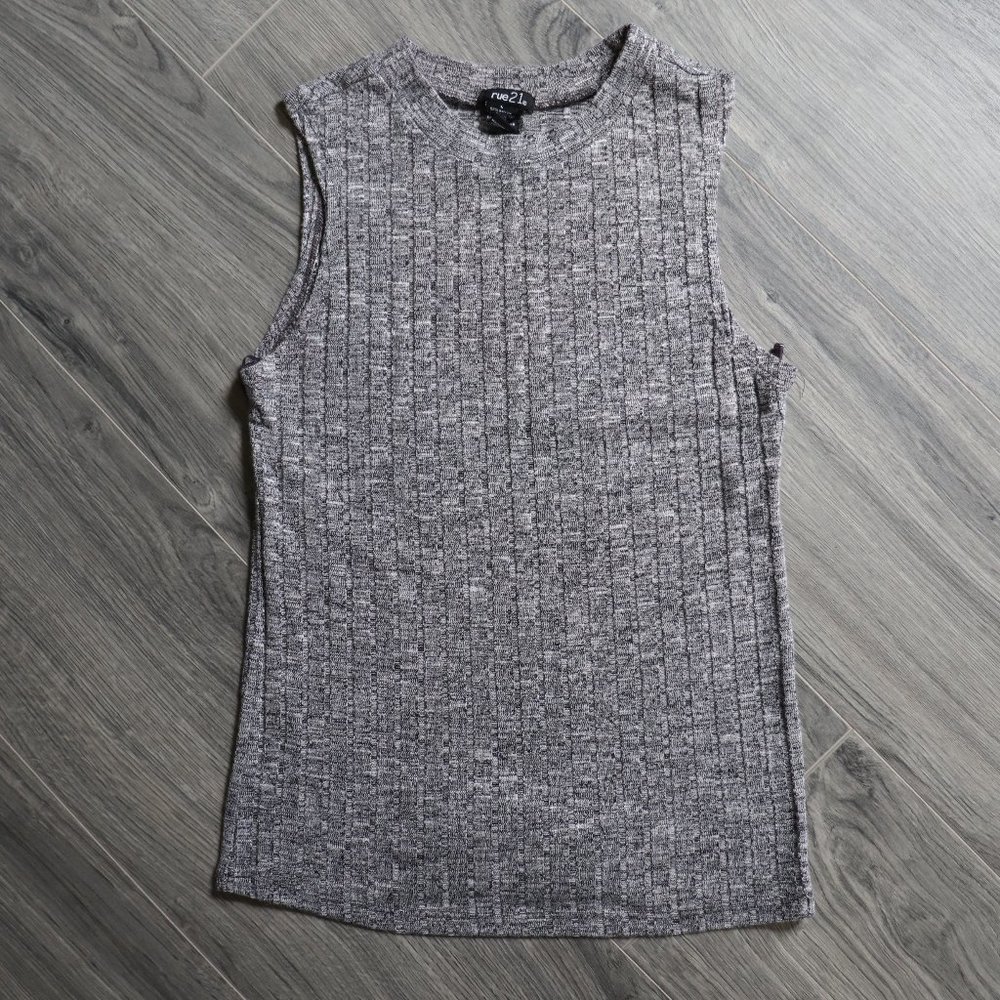Lightweight Grey Patterned Tank Top